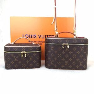Kožni Louis Vuitton Neseseri